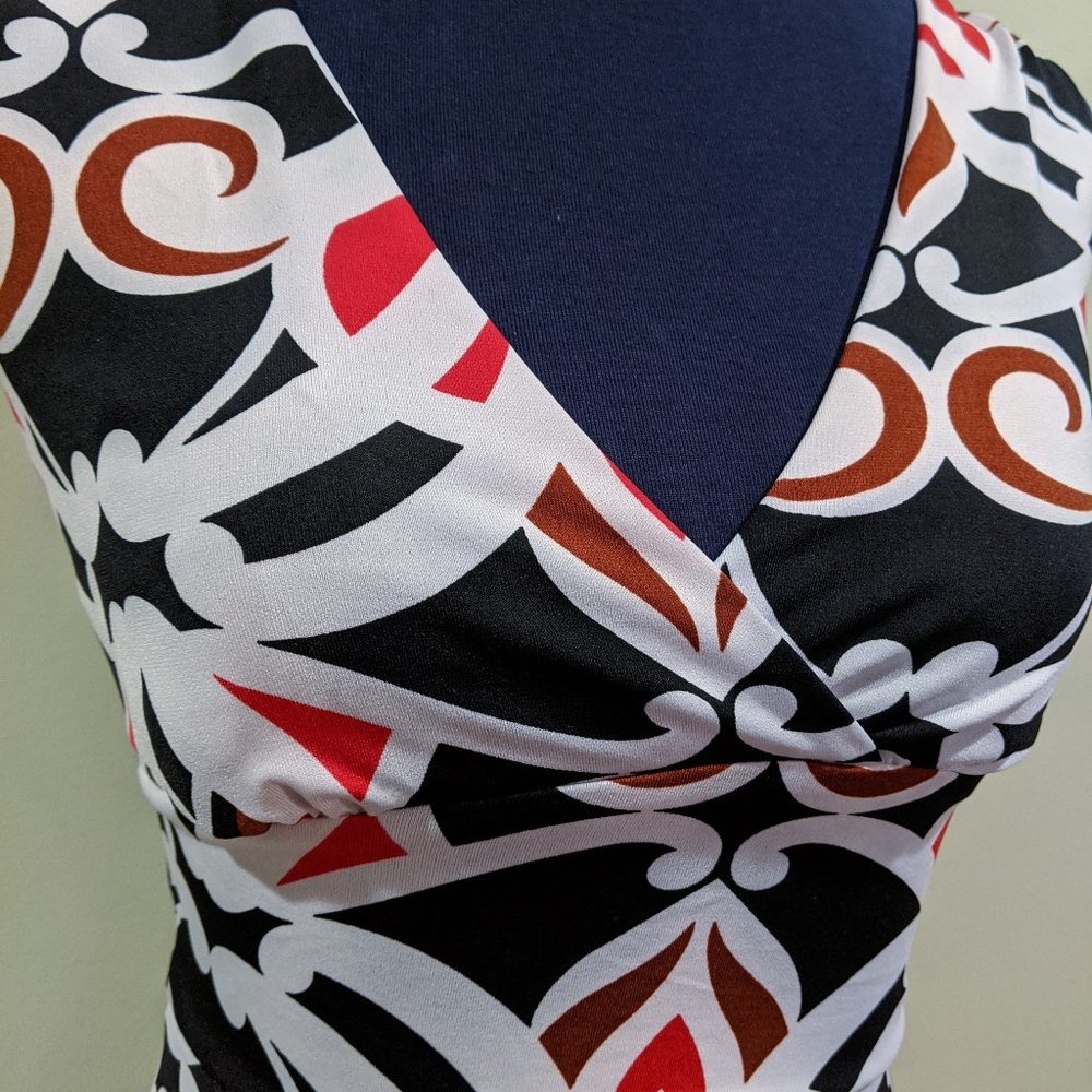 Patterned Dress - Picture 3 of 6